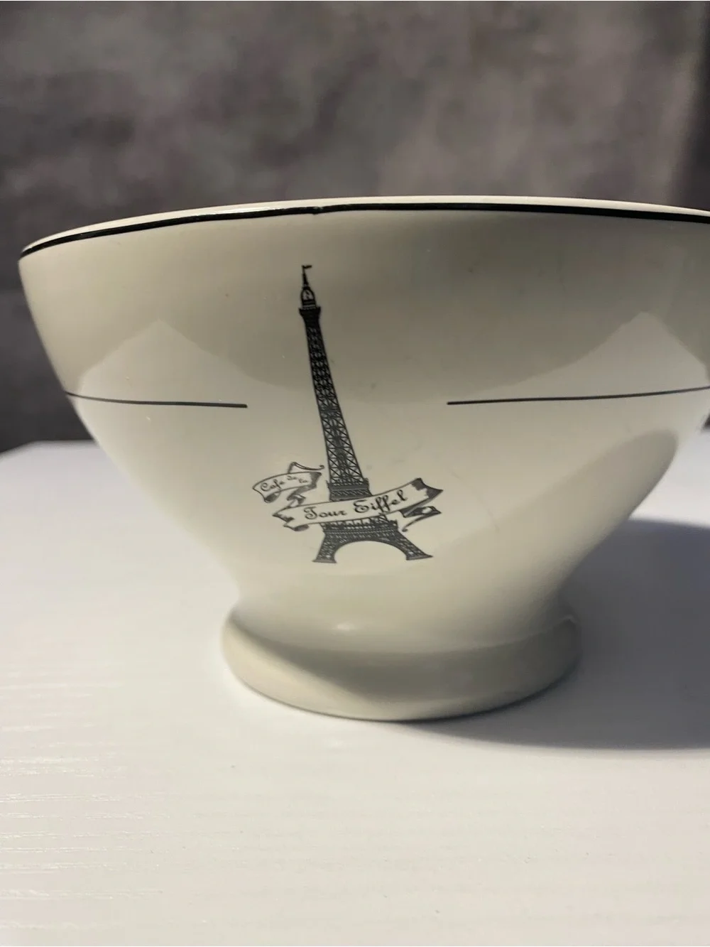 Set of 2 Kiss That Frog Cafe de la Tour Eiffel Paris Pedestal Bowls